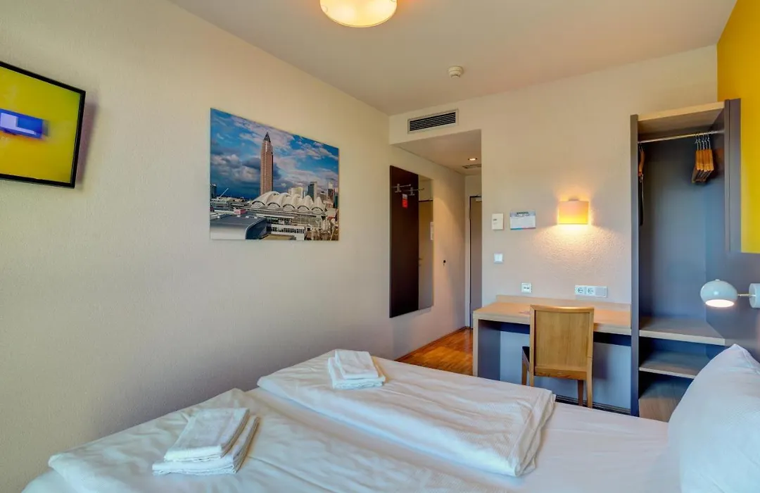 Meininger Hotel Frankfurt/Main Messe-1